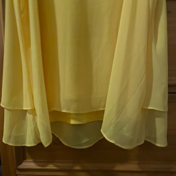 LIKE NEW ⭐️ women’s top⭐️ Overlay gives a multi layered chiffon look ⭐️ Large - Picture 5 of 5